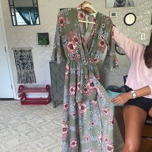 Francesca‘s XS long dress/ romper